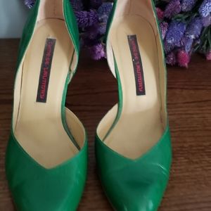 Beautiful emerald green Chinese Laundry pumps